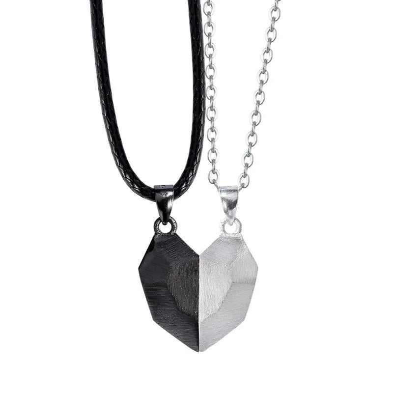 Magnetic Heart Couple Necklace – Gothic Punk Style.