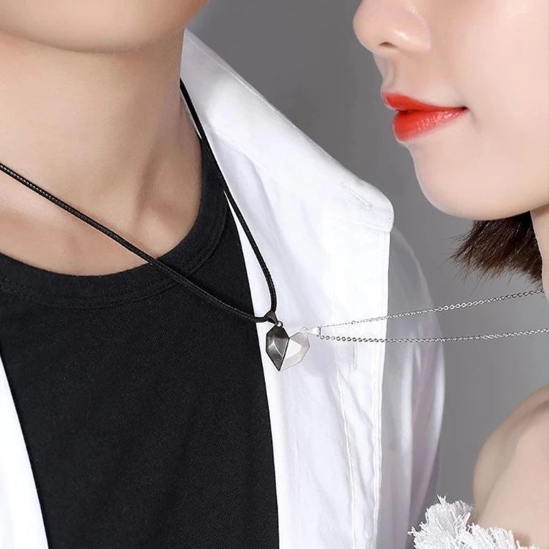 Magnetic Heart Couple Necklace – Gothic Punk Style.