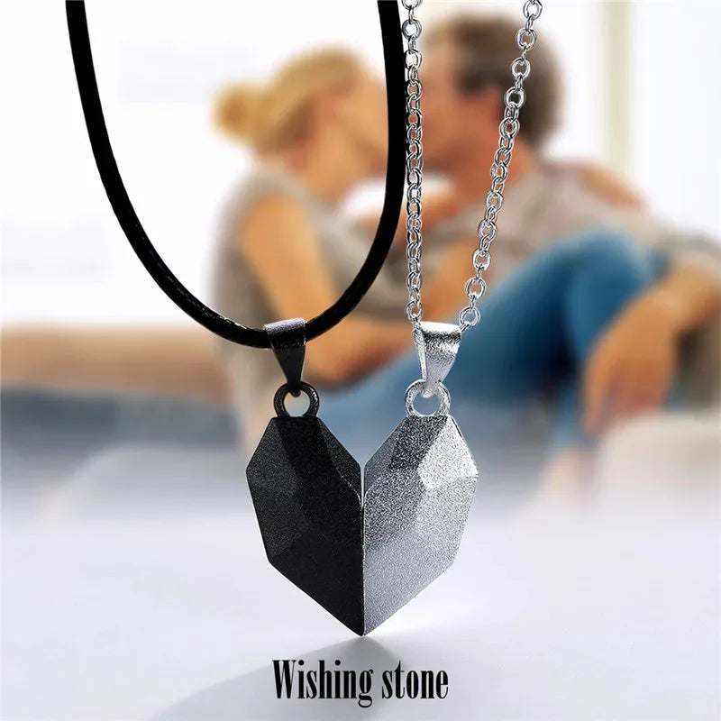 Magnetic Heart Couple Necklace – Gothic Punk Style.