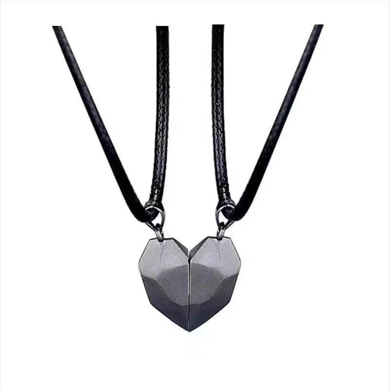 Magnetic Heart Couple Necklace – Gothic Punk Style.